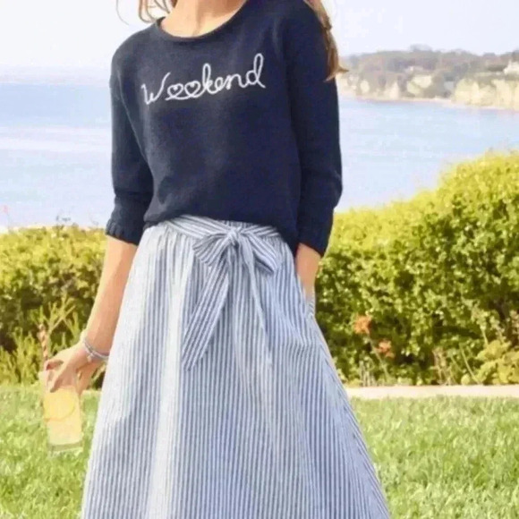 Talbots "WEEKEND" embroidered navy sweater - Picture 2 of 6